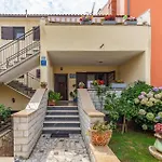 3 Bedroom Stunning Apartment In Rovinj