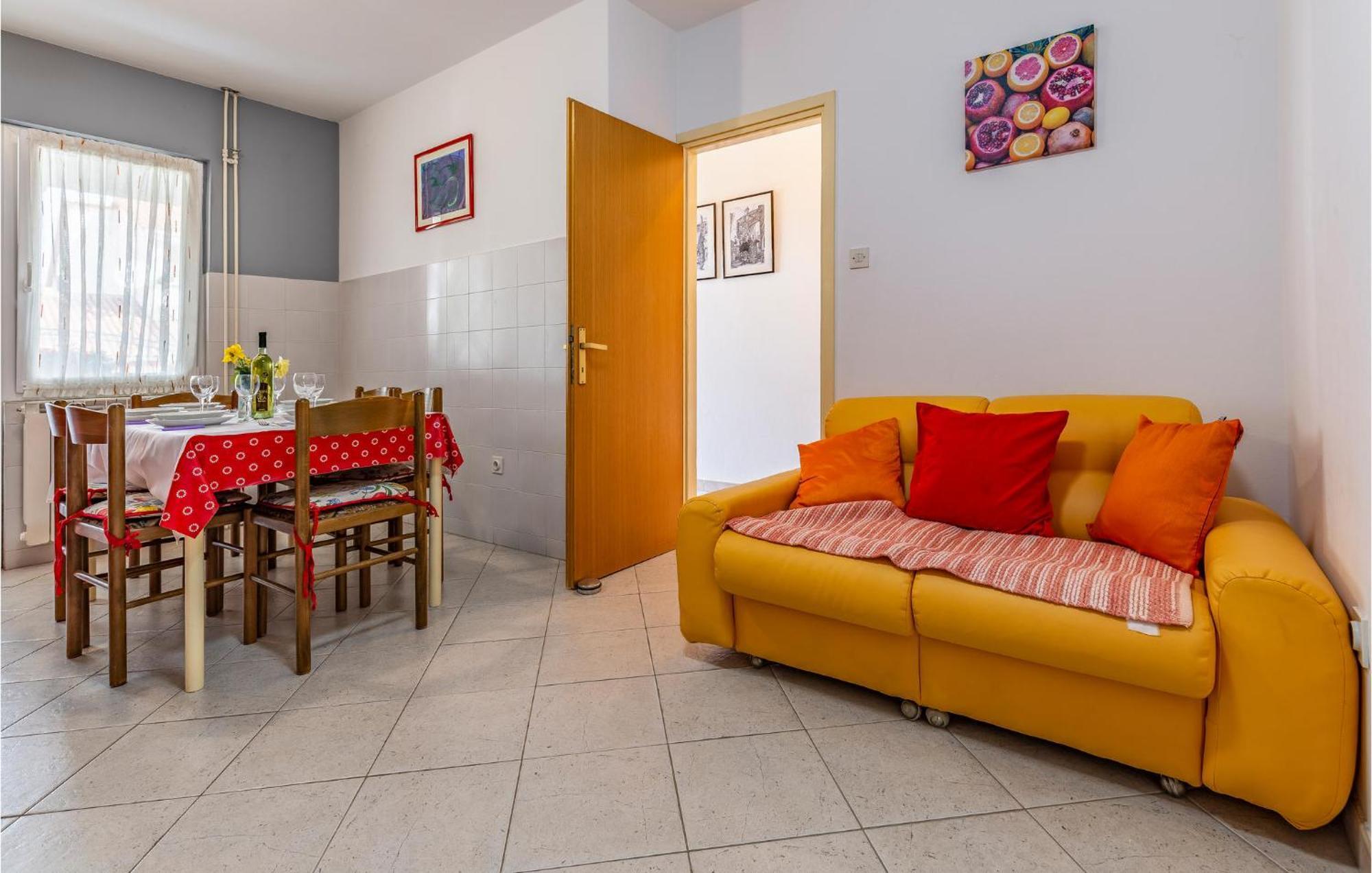 Apartment 3 Bedroom Stunning In Rovinj