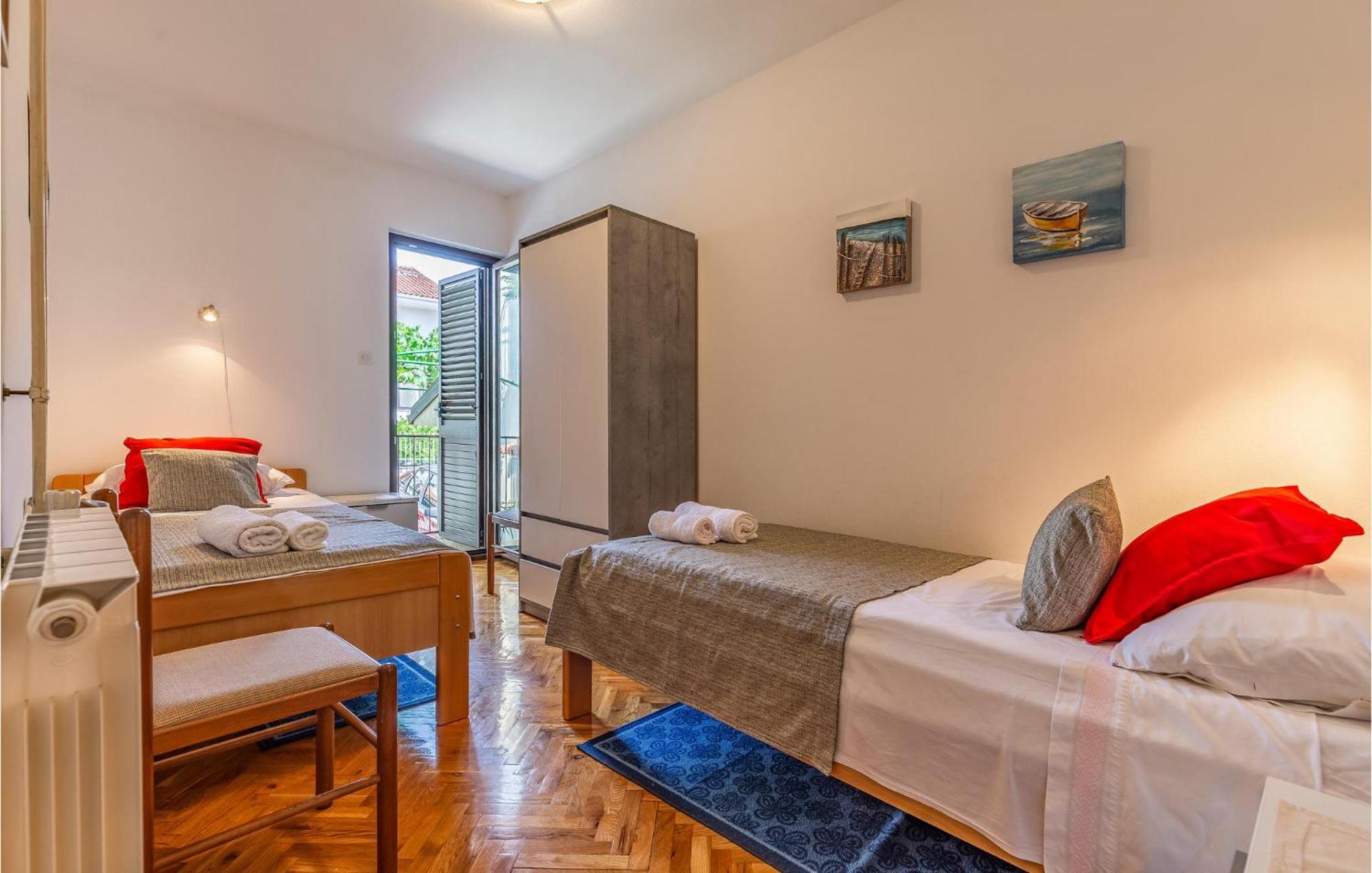Apartment 3 Bedroom Stunning In